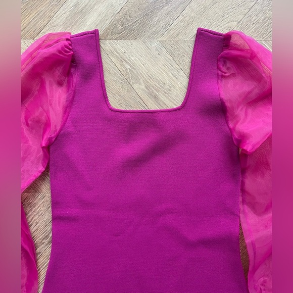 NEW HOUSE OF HARLOW - Bodycon Dress with Sheer Sleeves - Picture 13 of 16